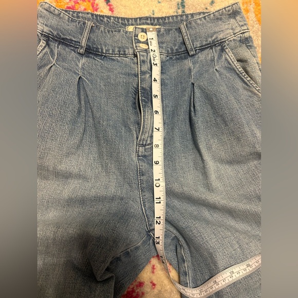 Madewell Pleated Wide-Leg Jeans in Kinnon Wash - Picture 6 of 7